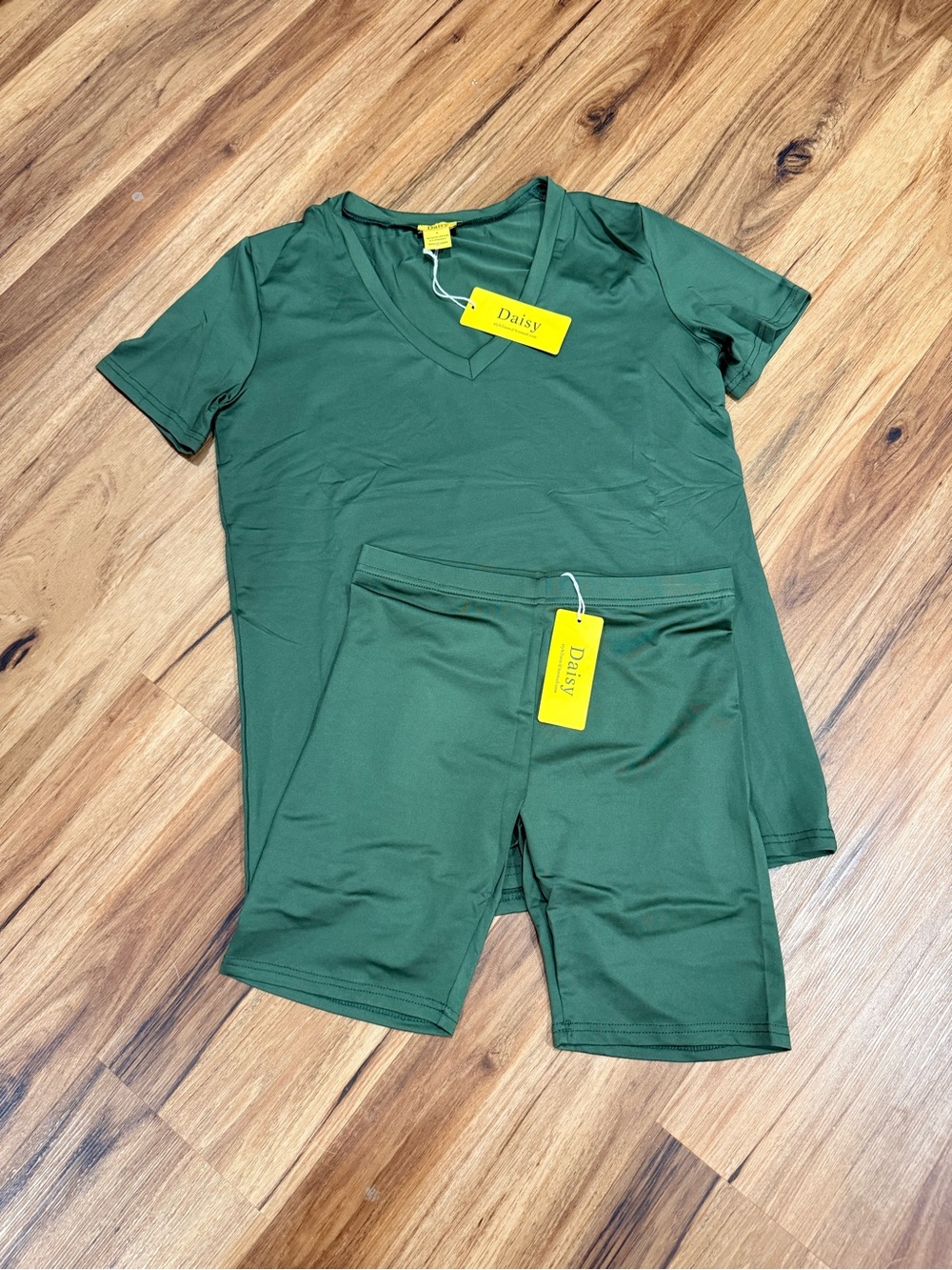 Daisy Two-Piece Active Set in Olive Green